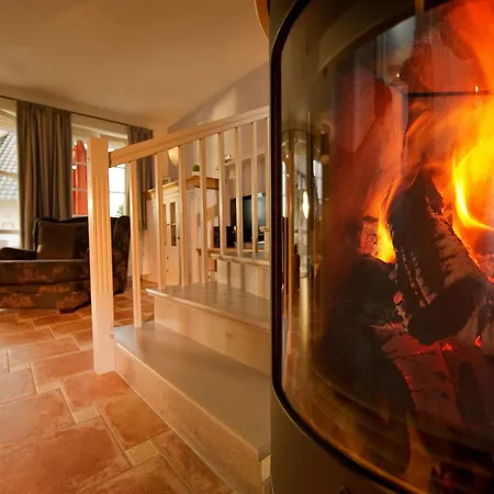 Gutshofhaeuser - Haushaelfte 1 Sellin (Rugen)