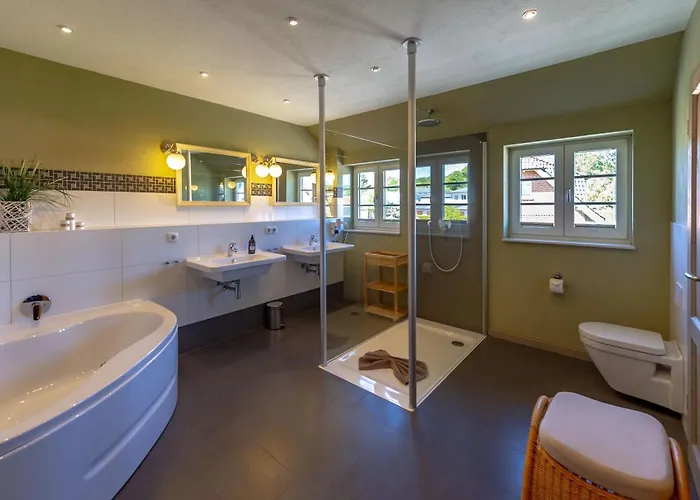 Gutshofhaeuser - Haushaelfte 1 ゼリン