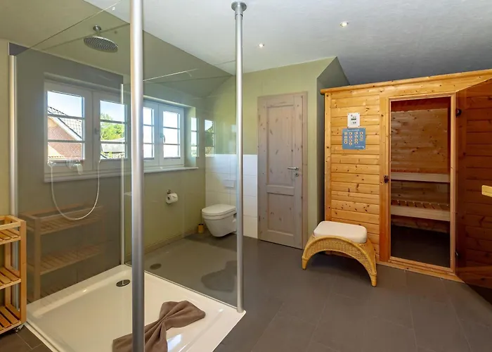 別荘 Gutshofhaeuser - Haushaelfte 1