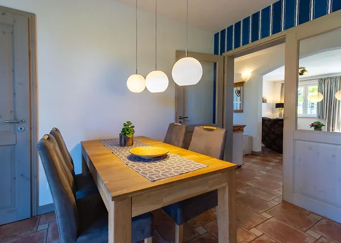 Gutshofhaeuser - Haushaelfte 1 別荘