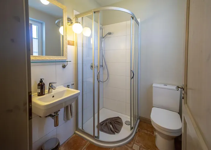 別荘 Gutshofhaeuser - Haushaelfte 1 *