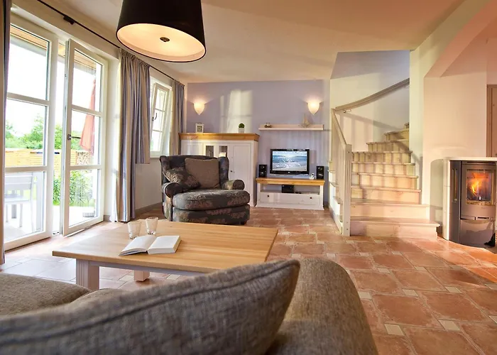 別荘 Gutshofhaeuser - Haushaelfte 1