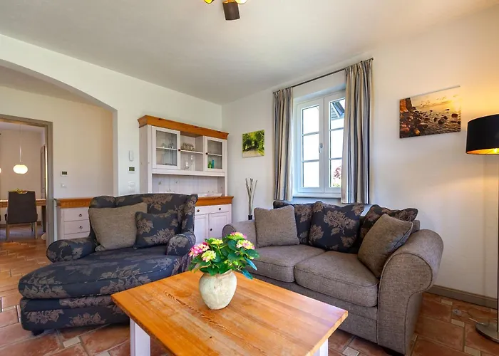 別荘 Gutshofhaeuser - Haushaelfte 1 *